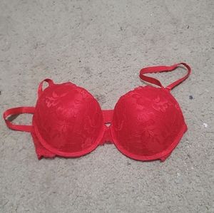 A juicy couture never wore 34C bra.